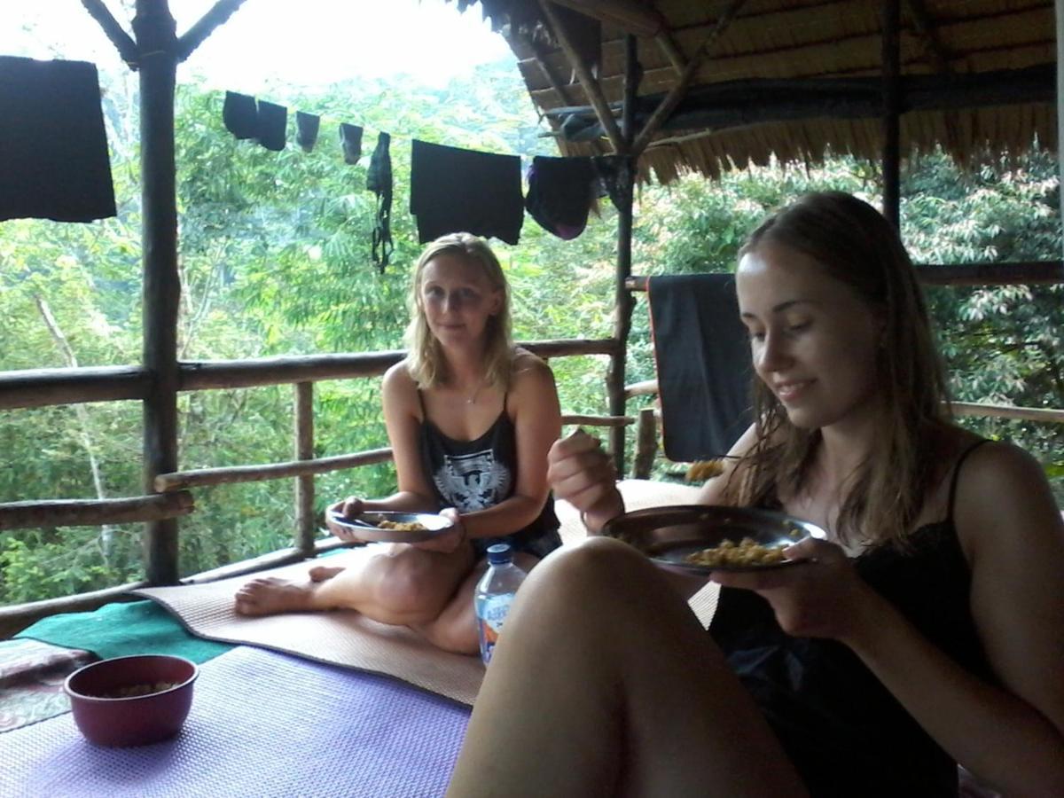 Orangutantreksumatra & Lovely Jungle Lodge Only Book If You Are Treking With Us Bukit Lawang Exterior photo